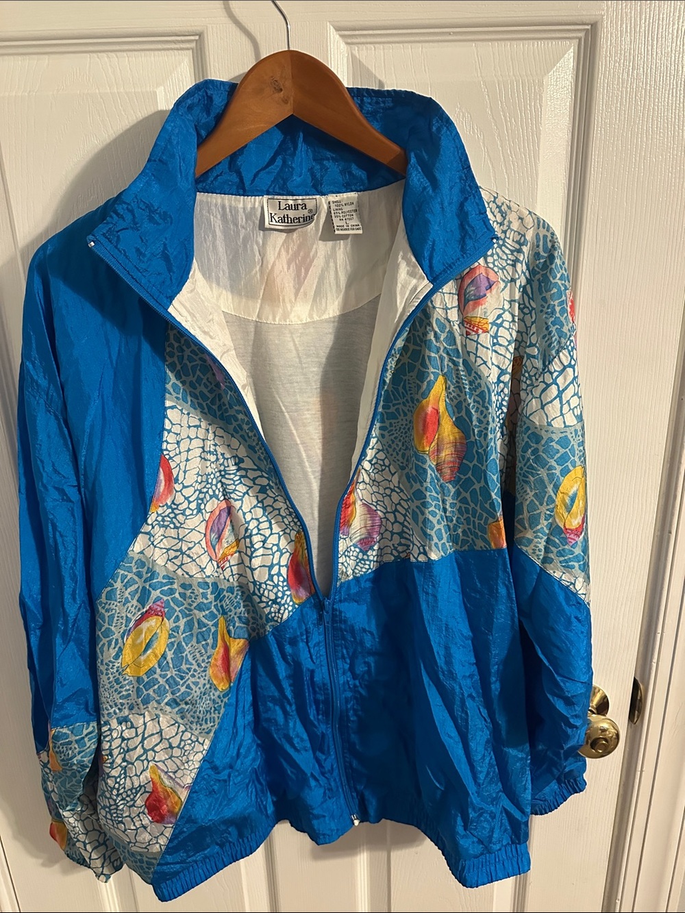 Blue Patterned Shell-Print Women's Raincoat - Picture 3 of 7